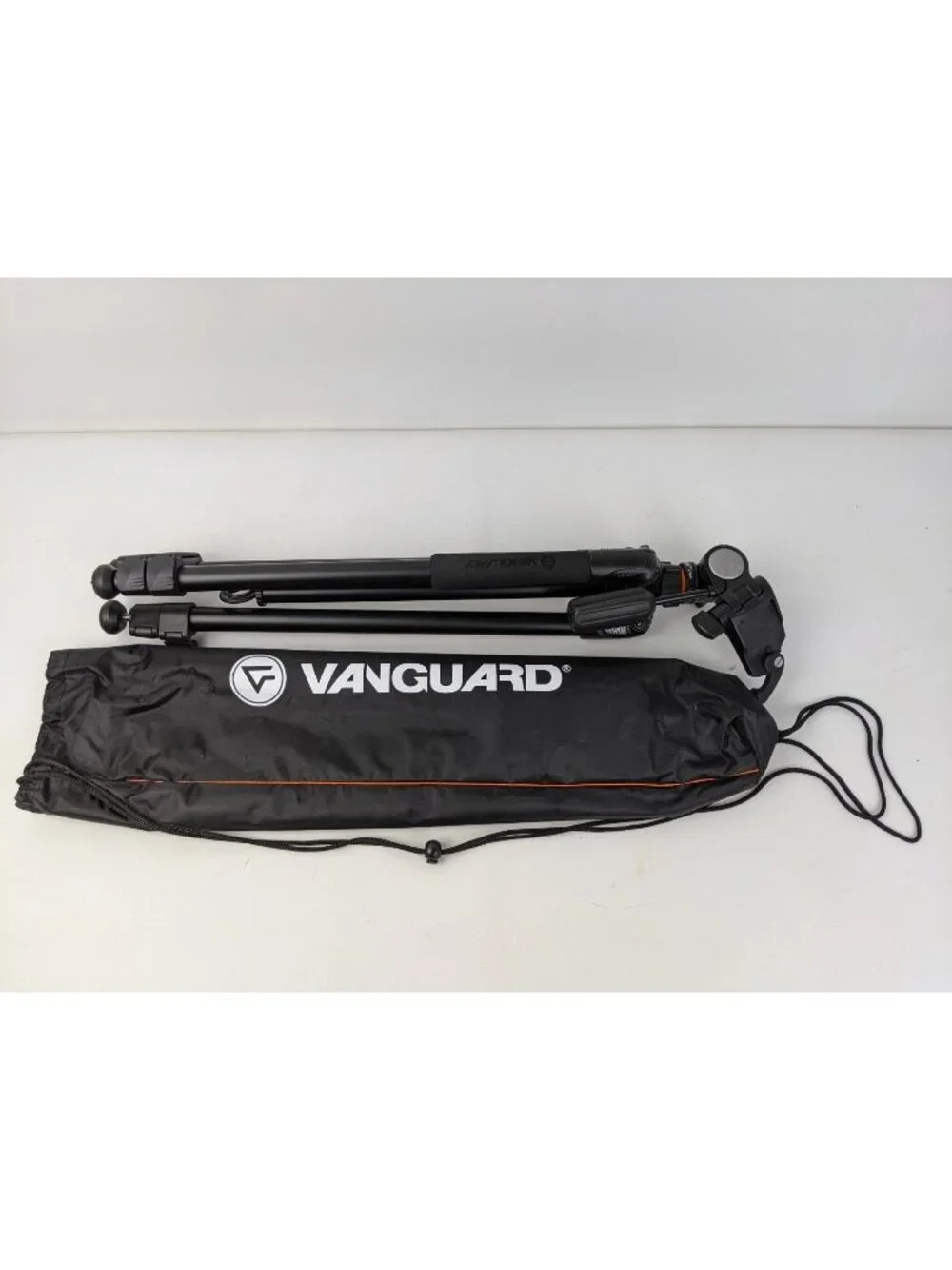 Vanguard Espod Plus 233AP Aluminum Alloy Tripod w/ Carrying Bag